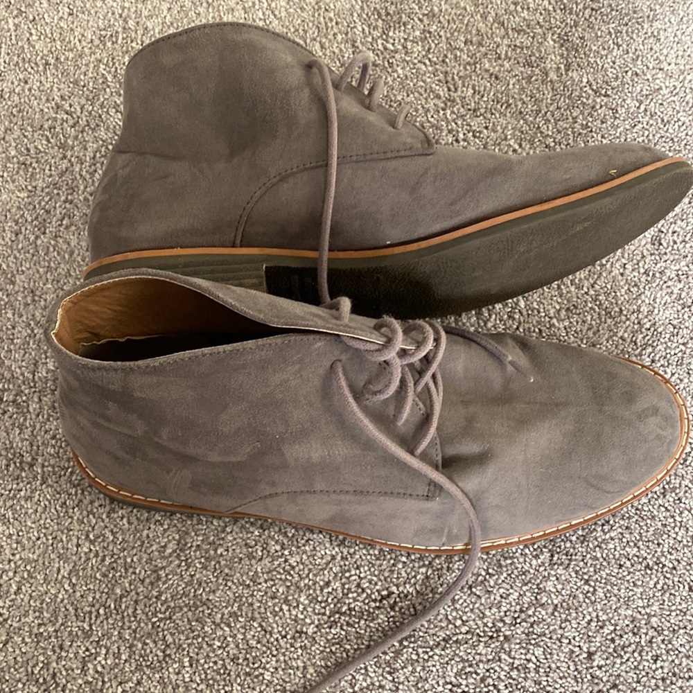 Mens Grey Boots. Suede